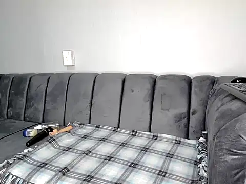 Pearl 00 online show from October 13, 7:47 pm