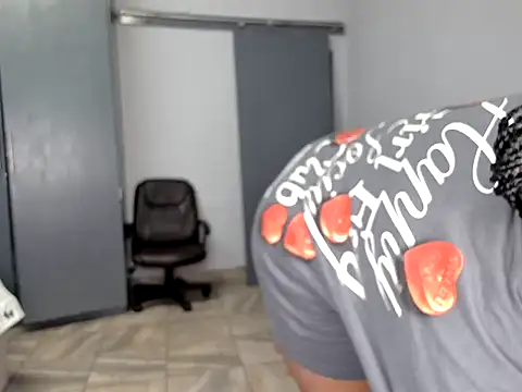 Pearl 00 online show from March 1, 8:11 pm