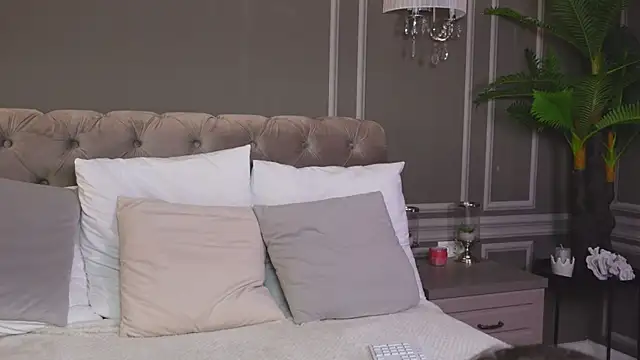 AnnieStylesx online show from December 22, 4:28 am
