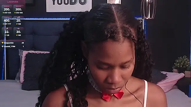 Snapshot of Brown_Pearl chatting on December 10, 11:51 pm Brown Pearl online show from December 10, 11:51 pm