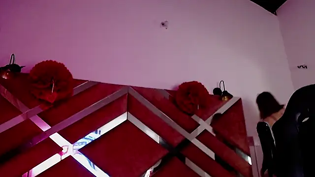 Snapshot of madame_ibby chatting on February 14, 2:25 pm madame ibby online show from February 14, 2:25 pm