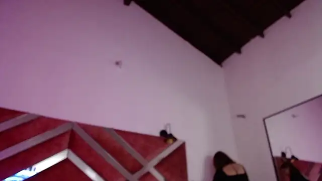 Snapshot of madame_ibby chatting on February 17, 1:40 pm madame ibby online show from February 17, 1:40 pm