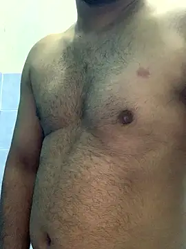 Snapshot of desiduzz21 chatting on January 17, 8:19 am desiduzz21 online show from January 17, 8:19 am