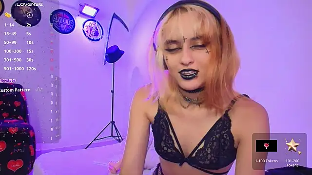 Snapshot of lizeth_darks chatting on December 11, 9:23 pm lizeth darks online show from December 11, 9:23 pm