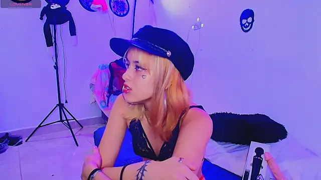 Snapshot of lizeth_darks chatting on December 21, 6:44 pm lizeth darks online show from December 21, 6:44 pm