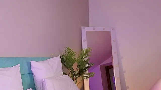 L1ittle kitty  online show from March 19, 6:39 am