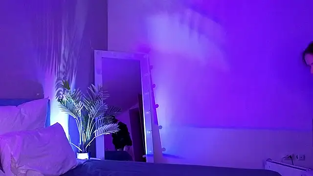 L1ittle kitty  online show from April 21, 5:47 am