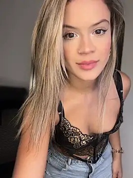 Snapshot of Alisha-Bond chatting on July 23, 11:13 pm Alisha-Bond online show from July 23, 11:13 pm