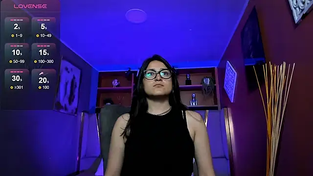 Lucy Williiams online show from December 4, 12:03 pm