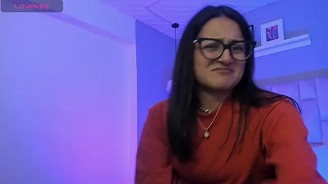 Snapshot of Lucy_Williiams chatting on February 7, 7:50 pm Lucy Williiams online show from February 7, 7:50 pm