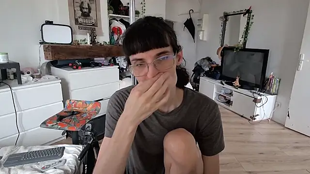 Snapshot of CeriseLapine chatting on November 1, 12:07 pm CeriseLapine online show from November 1, 12:07 pm