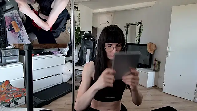 Snapshot of CeriseLapine chatting on November 15, 12:02 pm CeriseLapine online show from November 15, 12:02 pm