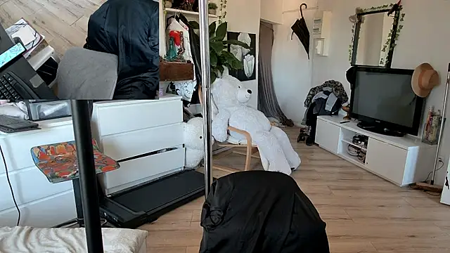 Snapshot of CeriseLapine chatting on November 18, 12:53 pm CeriseLapine online show from November 18, 12:53 pm