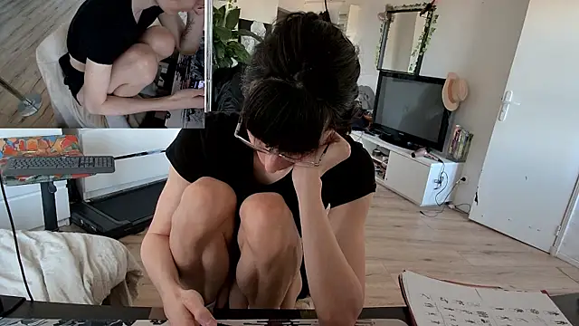 Snapshot of CeriseLapine chatting on November 26, 10:27 am CeriseLapine online show from November 26, 10:27 am