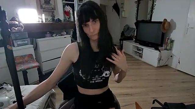 Snapshot of CeriseLapine chatting on December 1, 9:09 pm CeriseLapine online show from December 1, 9:09 pm