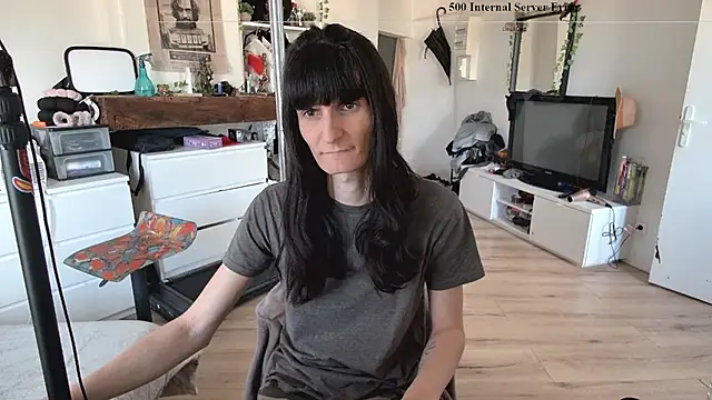 Snapshot of CeriseLapine chatting on December 5, 1:42 pm CeriseLapine online show from December 5, 1:42 pm