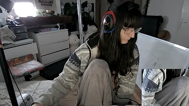 Snapshot of CeriseLapine chatting on January 6, 9:18 pm CeriseLapine online show from January 6, 9:18 pm