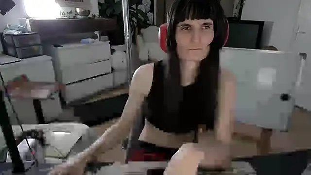 Snapshot of CeriseLapine chatting on January 14, 7:08 pm CeriseLapine online show from January 14, 7:08 pm