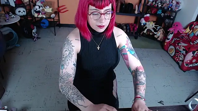Snapshot of MissMiia2 chatting on April 21, 11:49 am MissMiia2 online show from April 21, 11:49 am