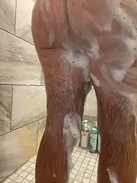 Snapshot of Looneytunes12345 chatting on November 16, 2:50 am Looneytunes12345 online show from November 16, 2:50 am