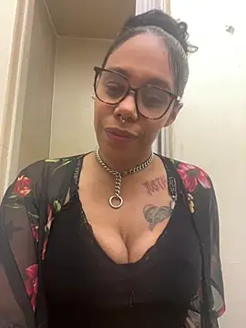 Princess Desirae online show from April 10, 4:50 am