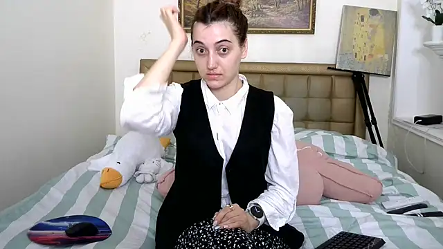 Snapshot of Iren chatting on June 9, 6:36 am Iren online show from June 9, 6:36 am