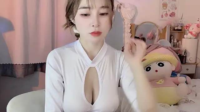 Carly 1 online show from December 9, 4:26 pm