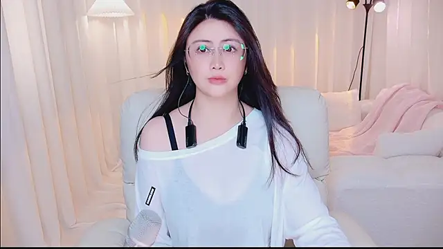 Snapshot of Daisy7_11 chatting on June 27, 12:44 pm Daisy7 11 online show from June 27, 12:44 pm