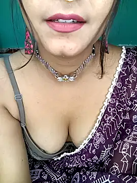 Snapshot of Diamond_queeen chatting on December 18, 9:40 pm Diamond queeen online show from December 18, 9:40 pm