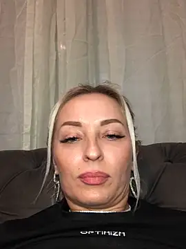 Diamond Bunny  online show from February 2, 5:04 pm