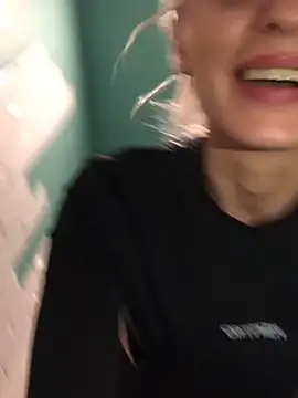 Diamond Bunny  online show from February 4, 5:34 pm