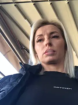 Diamond Bunny  online show from February 7, 9:47 am