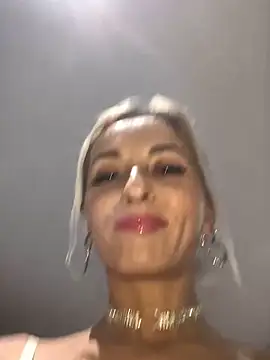 Diamond Bunny  online show from February 19, 4:00 pm