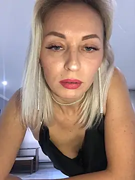 Diamond Bunny  online show from February 20, 3:41 pm