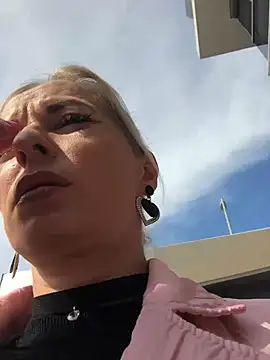 Diamond Bunny  online show from March 9, 12:31 pm