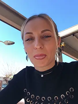 Diamond Bunny  online show from March 12, 12:47 pm