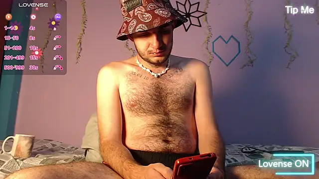 Snapshot of Dante_Bear_ chatting on February 7, 11:03 am Dante Bear online show from February 7, 11:03 am