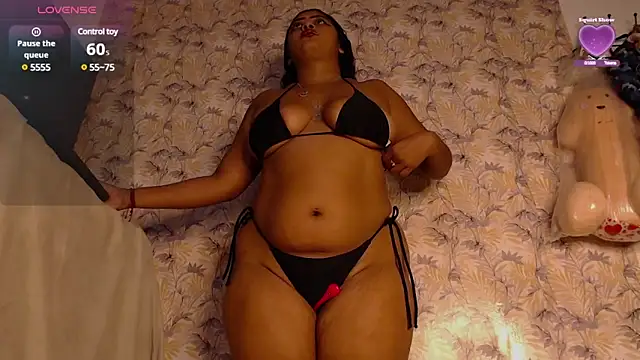 Snapshot of LaCrespaHerrera chatting on February 19, 10:20 pm LaCrespaHerrera online show from February 19, 10:20 pm