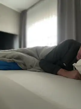 Snapshot of youssef00711 chatting on December 21, 10:00 am youssef00711 online show from December 21, 10:00 am