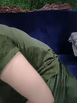 kaveerpooja947 online show from April 2, 4:59 pm