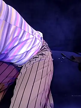 kaveerpooja947 online show from April 19, 5:12 pm