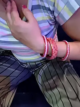 kaveerpooja947 online show from April 19, 6:10 pm