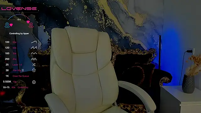 Snapshot of MagicLilu chatting on January 11, 6:45 am MagicLilu online show from January 11, 6:45 am