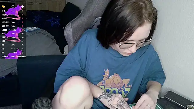 Snapshot of crashtest_13 chatting on December 21, 5:58 am crashtest 13 online show from December 21, 5:58 am