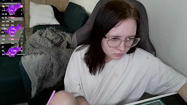 Snapshot of crashtest_13 chatting on December 24, 8:22 am crashtest 13 online show from December 24, 8:22 am