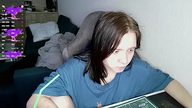 Snapshot of crashtest_13 chatting on December 25, 5:58 am crashtest 13 online show from December 25, 5:58 am