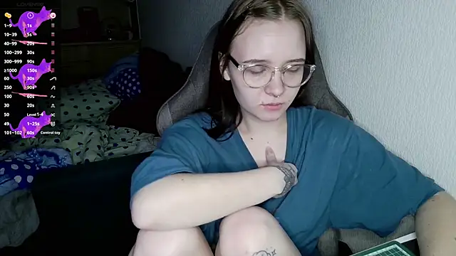 Snapshot of crashtest_13 chatting on January 26, 12:37 am crashtest 13 online show from January 26, 12:37 am