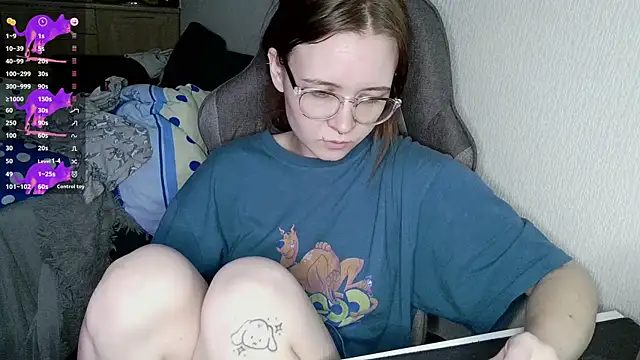 Snapshot of crashtest_13 chatting on January 28, 12:11 pm crashtest 13 online show from January 28, 12:11 pm