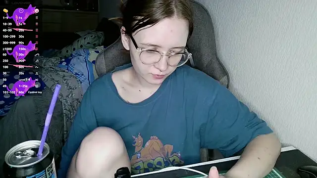 Snapshot of crashtest_13 chatting on January 28, 6:39 pm crashtest 13 online show from January 28, 6:39 pm