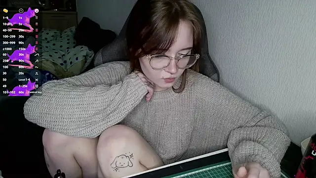 Snapshot of crashtest_13 chatting on January 29, 10:16 am crashtest 13 online show from January 29, 10:16 am